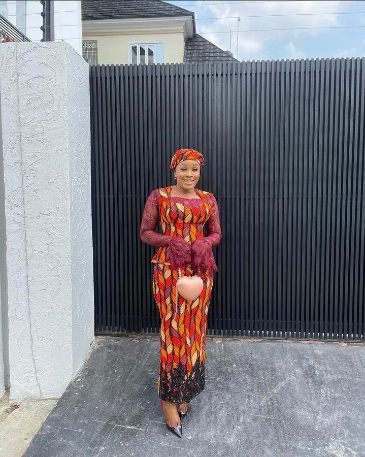 Best Ankara Skirt and Blouse for Young Ladies